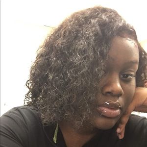 Meet your Posher, Tinaya